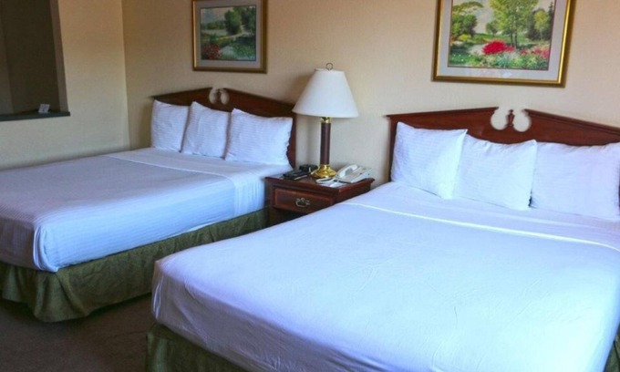 Kelso Casa | Comfort Meets Affordability in GuestHouse Kelso Longview! Free Parking