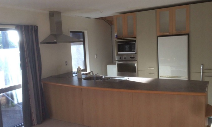 Papamoa Beach Cabina | Comfort near the beach