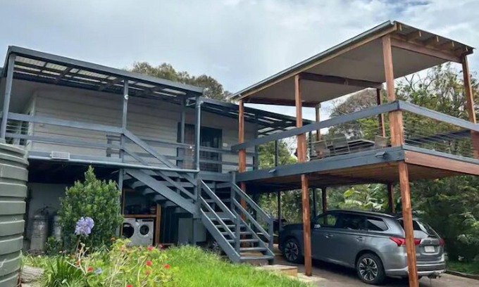 Second Valley Casa | Comfort + privacy near magical Second Valley beach. Great for families.