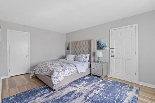 Mount Airy Casa | Comfort room in Cincinnati