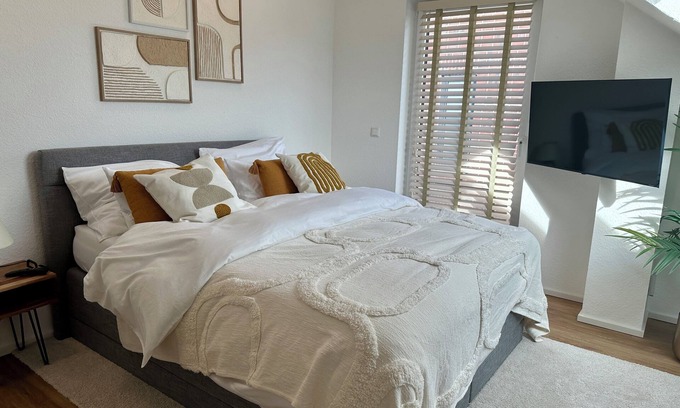 Osterath Cama Y Desayuno | Comfort room with gym, near DUS airport & trade fair center