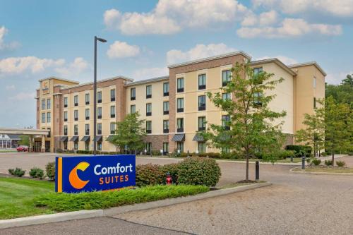 Hartville Hotel | Comfort Suites Hartville-North Canton