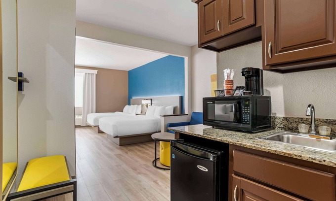 Hattiesburg Hotel | Comfort Suites Hattiesburg near University