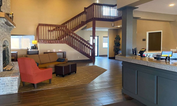 Peoria Hotel | Comfort Suites Peoria I-74