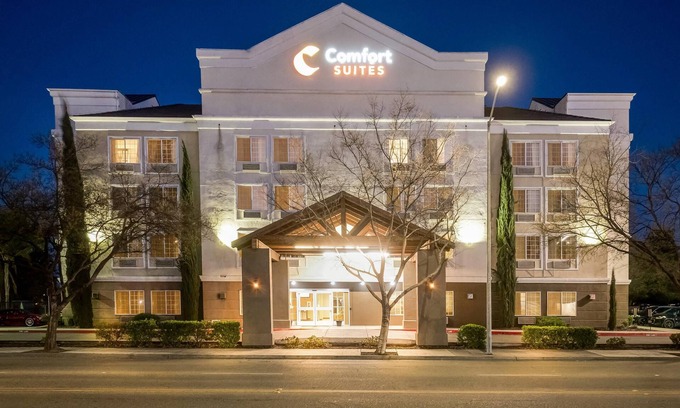 Clovis Hotel | Comfort Suites