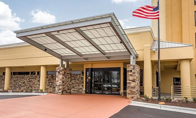 South Central Omaha Hotel | Comfort Inn SW Omaha I-80