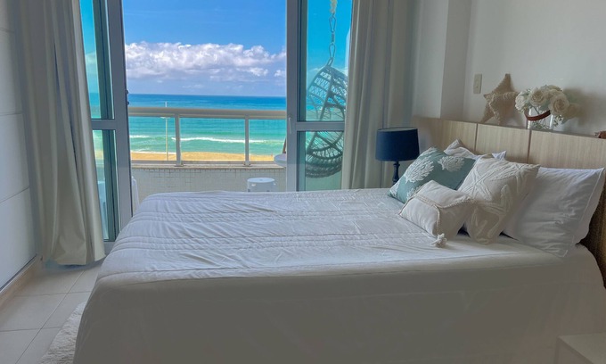 Armacao Apartamento | Confort con Vistas al Azul Infinito