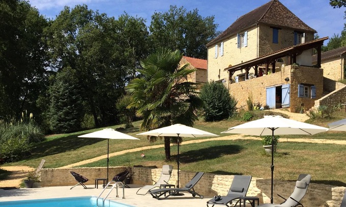 Le Buisson-de-Cadouin Cabaña | Cómoda casa de campo en hermosa finca con piscina