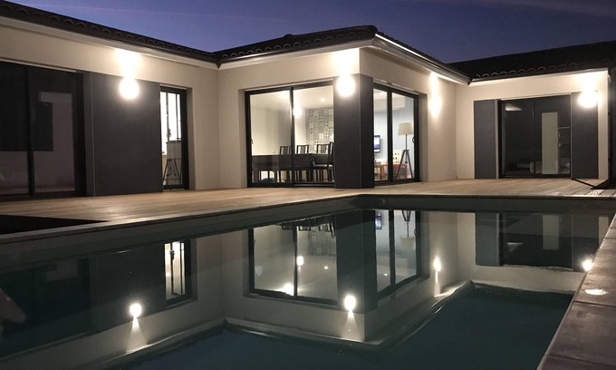 Saint-Vincent-de-Paul Casa | Confortable villa con piscina, cerca de todos los servicios.