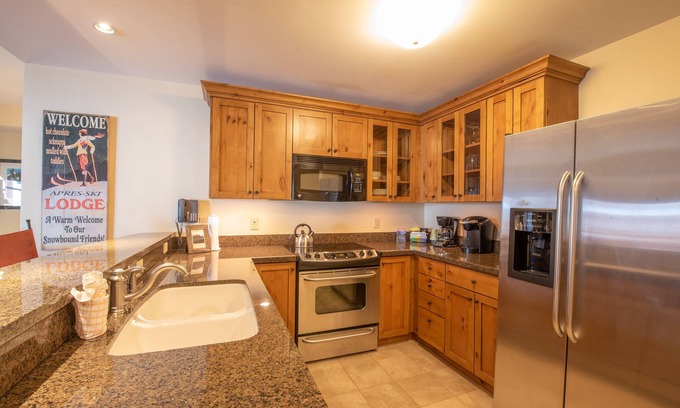 Crested Butte Condominio | Comfortable 1 Bedroom Slopeside Condo - No Cleaning Fee! by RedAwning