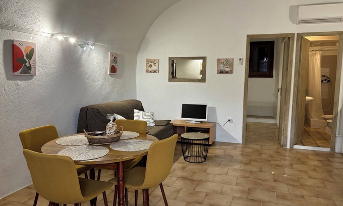 Feliceto Apartamento | Comfortable 1-bedroom apartment on ground floor.
