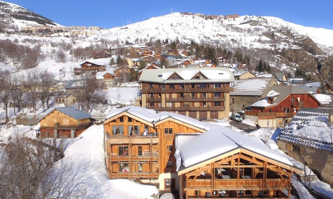 Huez-en-Oisans Apartamento | Cómodo chalet para 10 personas con jacuzzi en Huez
