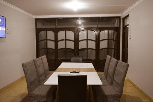 Ayacucho Apartamento | Comfortable 1st floor apartment in front of a park, Central, with Garage