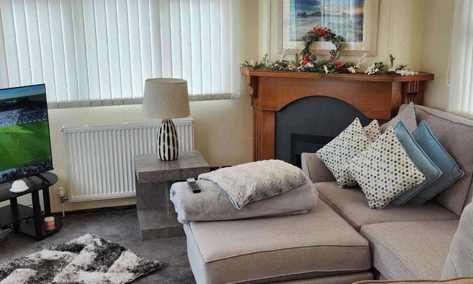Rhuddlan Cabina | Comfortable 3 Bedrooms Caravan - Close to Castle
