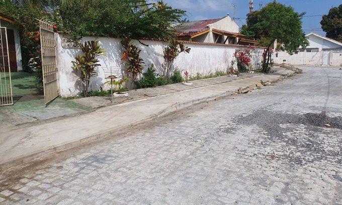 Itaparica Casa | Comfortable 3/4 bedroom house with patio, 100 m from the beach