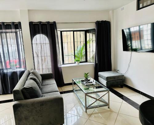 Guayaquil Casa | Comfortable 3-Bedroom Apartment, close to the American Consulate