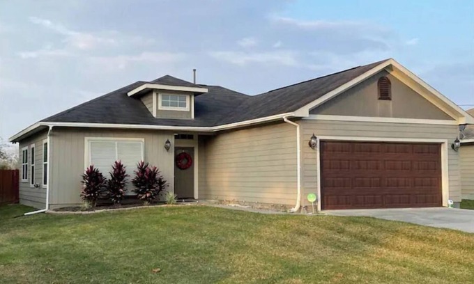 Santa Fe Casa | Comfortable 3 Bedroom Home with Garage