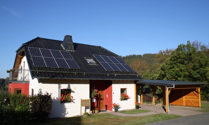 Hohenfels-Essingen Apartamento | Cozy 3 estrellas apartamento vacaciones comodidad en un hermoso sur frente con gran terraza