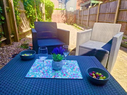 Coventry Casa | Comfortable 3 Double Bed Victorian Terrace from Luxus Stays