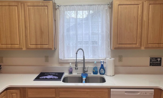 Golden Belt Historic District Casa | Comfortable 3BR/2BA Awesome for Work or Play