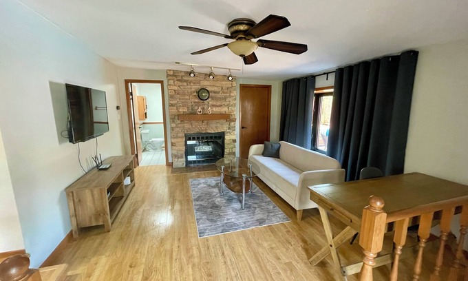 Schererville Casa | Comfortable 3BR Home-Prime Video, WiFi, Parking