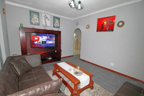 Germiston Apartamento | Comfortable 4 Bedroom Flat in Germiston with WI-FI