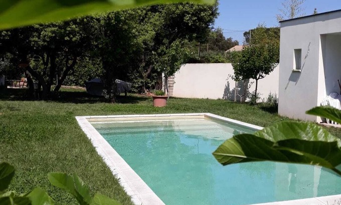 Les Angles Villa | Comfortable, air-conditioned villa with swimming pool 5 km from AVIGNON