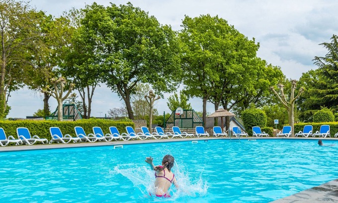 Municipality of Gulpen-Wittem Chalet De Esquí | Comfortable Air-conditioned Chalet in Limburg