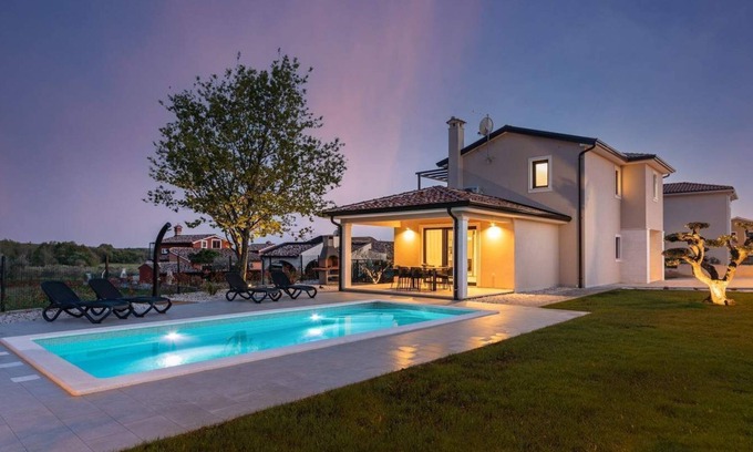 Montizana Casa | Comfortable and cosy Villa Stefani with pool