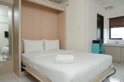 Kebagusan Apartamento | Comfortable and Homey Studio Apartment at Kebagusan City By Travelio
