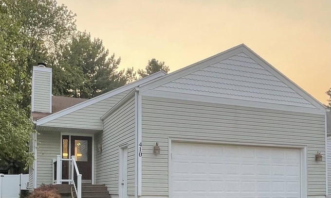 West Des Moines Casa | Comfortable and Spacious 3 Bedroom Home