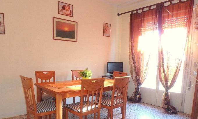 Lido di Pomposa Apartamento | Cómodo apartamento en el centro con balcón con vista al mar.