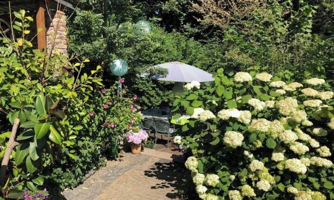 Rommerskirchen Apartamento | Comfortable apartment on Wasserburg Anstel riding stables