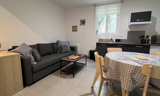 Pierrelatte Apartamento | Comfortable apartment, T2, 40m², renovated ground floor, city center