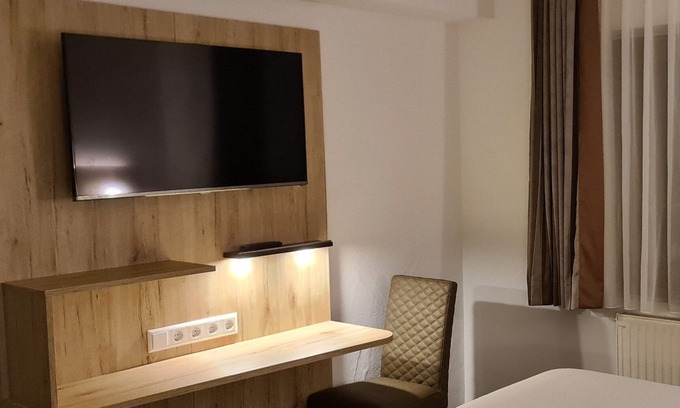Gemarkung Schomberg Apartamento | Habitación de 4 camas con desayuno, ducha y aseo.