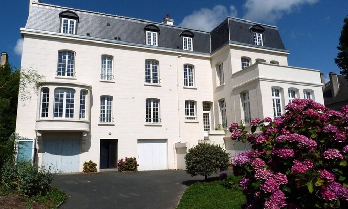Coutances Casa | Comfortable apartment in the elegant manor house