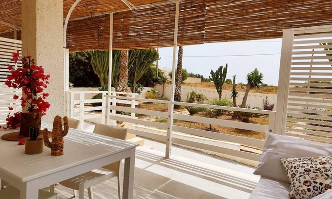 San Lorenzo Apartamento | Comfortable apartment in villa, 500mt from the beach.