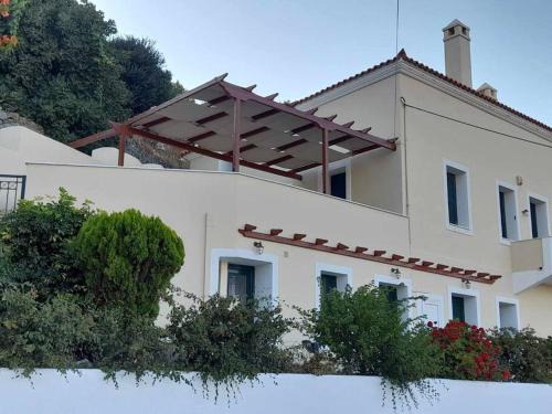Apikia Apartamento | Comfortable Apoikia house for 2