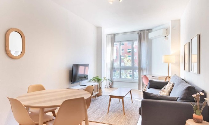 La Sagrada Familia Apartamento | Cómodo Apto para grupos al lado de S. Familia
