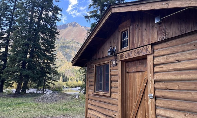 Silver Gate Cabina | Comfortable Cabin next to Yellowstone National Park