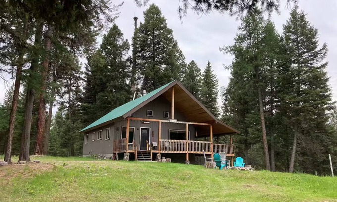 Seeley Lake Cabina | Comfortable cabin with so much to offer!