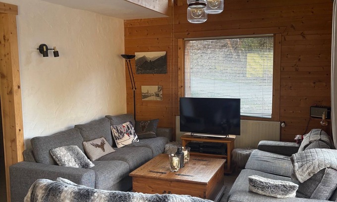 Flumet Chalet De Esquí | Comfortable chalet with panoramic view of the Aravis mountain range