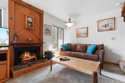 Bear Valley Apartamento | Comfortable Condo Great Location- Tamarack #12