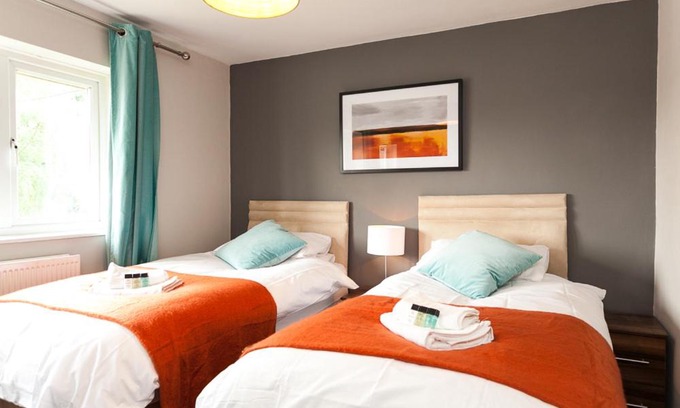 Crawley Apartamento | Comfortable Contractor House Gatwick: sleeps 6+