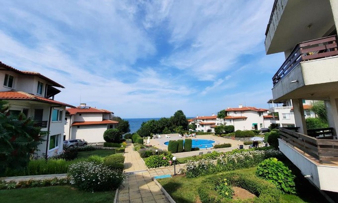 Lozenets Apartamento | Comfortable, cozy three-room family apartment with a sea view