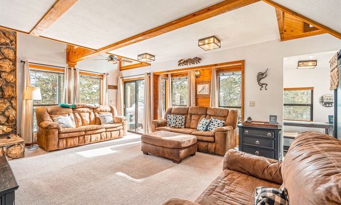 Bayfield Cabina | Casa cómoda y amigable para perros con poca distancia a pie del lago - entorno boscoso