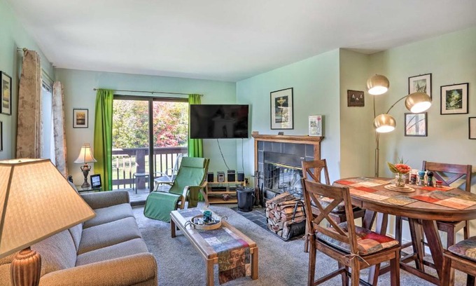 West Dover Apartamento | Comfortable Dover Apartment Walk to Mt Snow!
