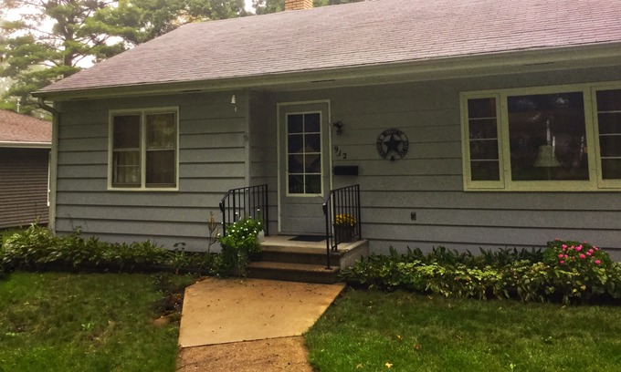 Chariton Casa | Cómoda casa familiar de 3 dormitorios en el centro sur de Iowa