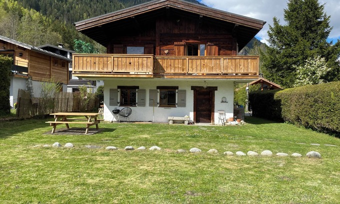 Les Praz-de-Chamonix Chalet De Esquí | Comfortable, quiet chalet just a stone's throw from the gentle madness of Chamonix.