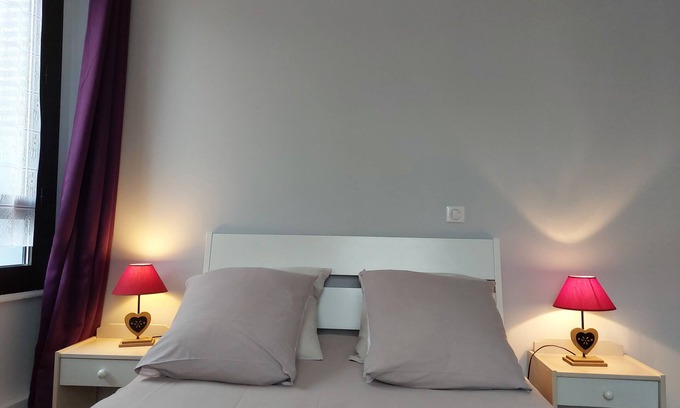 La Roche-sur-Foron Apartamento | Cómodo apartamento en el corazón de Haute-Savoie, cerca de todos los servicios.
